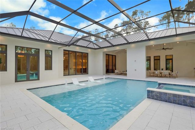 5025 Boxwood WAY, Naples, FL 34116