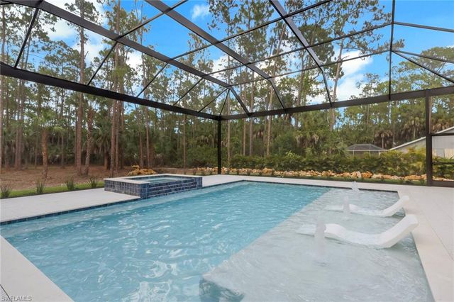5025 Boxwood WAY, Naples, FL 34116