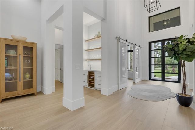 5025 Boxwood WAY, Naples, FL 34116