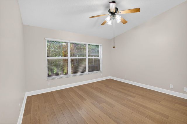 6410 Park Lake Circle, Boynton Beach, FL 33437
