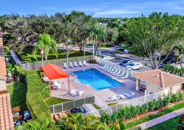 6410 Park Lake Circle, Boynton Beach, FL 33437