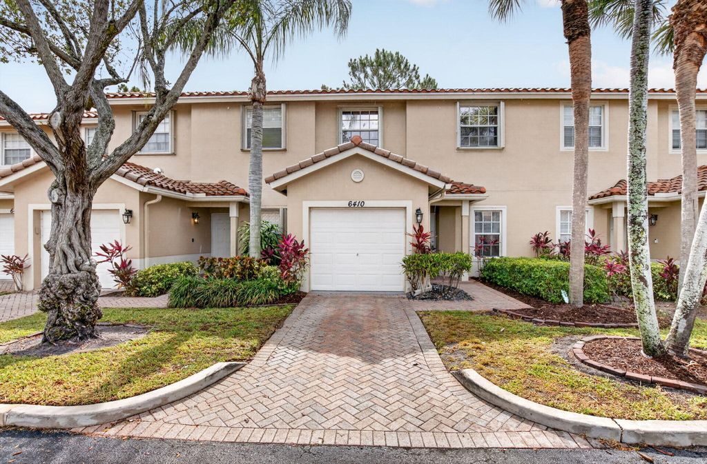 6410 Park Lake Circle, Boynton Beach, FL 33437