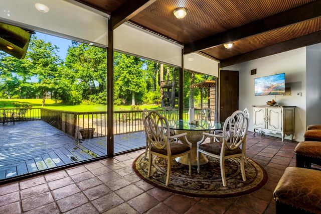 146 Billandrea Lane, Panorama Village, TX 77304