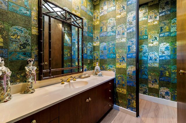 146 Billandrea Lane, Panorama Village, TX 77304