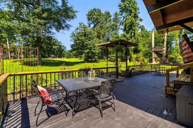 146 Billandrea Lane, Panorama Village, TX 77304