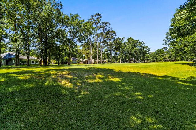146 Billandrea Lane, Panorama Village, TX 77304