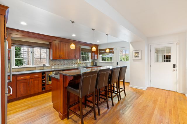 526 Isabella Street, Wilmette, IL 60091