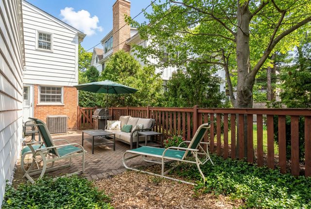 526 Isabella Street, Wilmette, IL 60091
