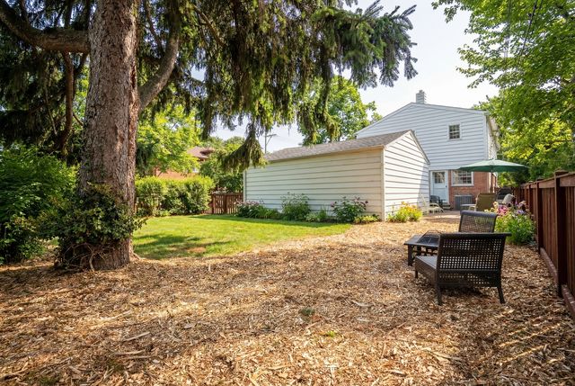 526 Isabella Street, Wilmette, IL 60091