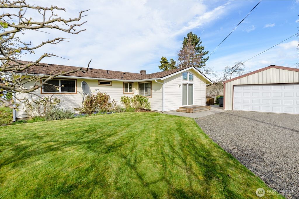 343 W Hemlock, Sequim, WA 98382