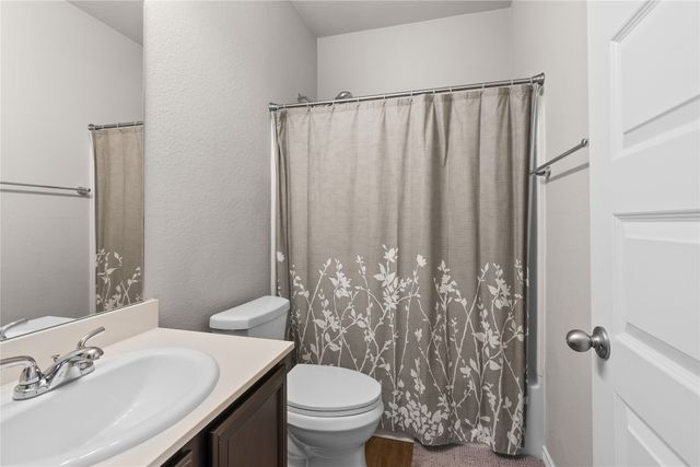 1061 Stanridge Lane, Van Alstyne, TX 75495