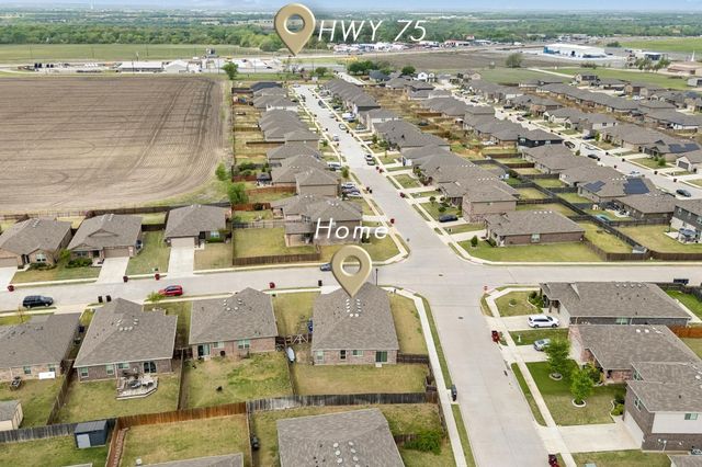 1061 Stanridge Lane, Van Alstyne, TX 75495