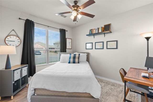 1061 Stanridge Lane, Van Alstyne, TX 75495