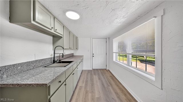 511 Brown Street, Akron, OH 44311