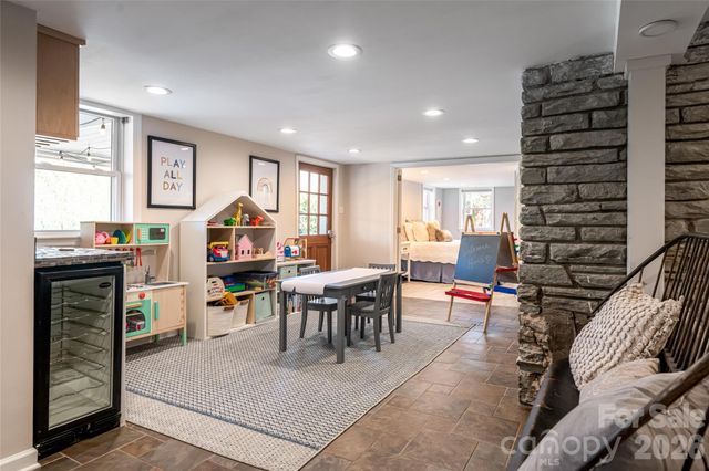 180 Marlborough Road, Asheville, NC 28804
