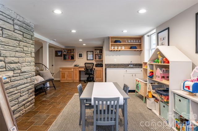 180 Marlborough Road, Asheville, NC 28804