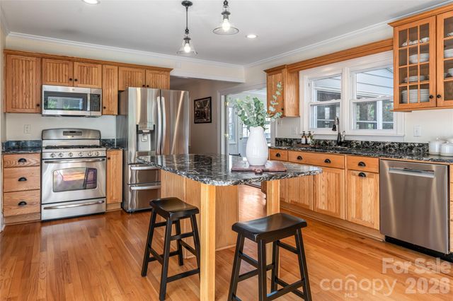 180 Marlborough Road, Asheville, NC 28804
