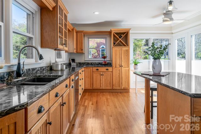 180 Marlborough Road, Asheville, NC 28804