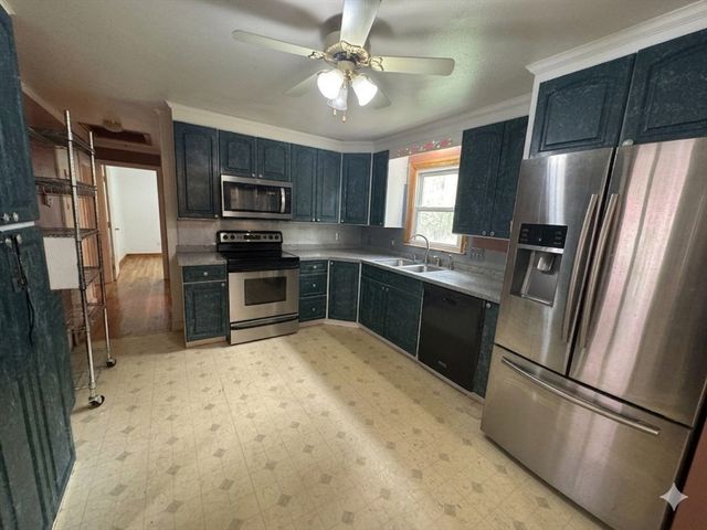 376 East St, Bridgewater, MA 02324