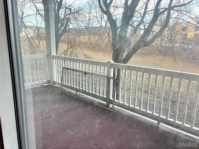 920 Guelbreth Lane 103, Creve Coeur, MO 63141