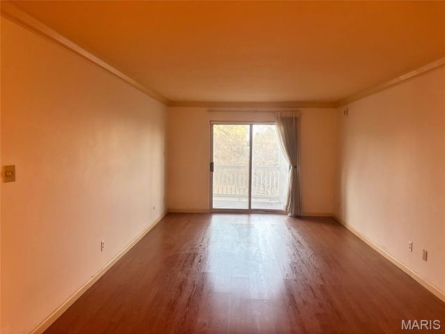 920 Guelbreth Lane 103, Creve Coeur, MO 63141