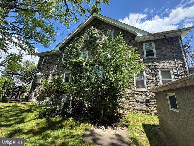 31 W MILL RD, Flourtown, PA 19031