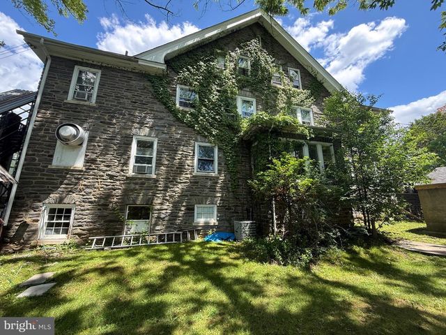 31 W MILL RD, Flourtown, PA 19031