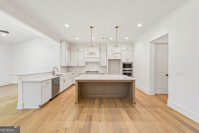 9155 Greenway Court, Gainesville, GA 30506
