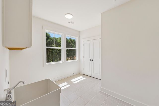9155 Greenway Court, Gainesville, GA 30506