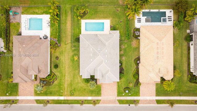 9117 Balsamo Dr, Palm Beach Gardens, FL 33412