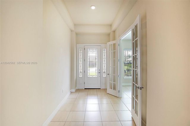 9117 Balsamo Dr, Palm Beach Gardens, FL 33412