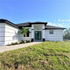 800 E 7th ST, Lehigh Acres, FL 33972