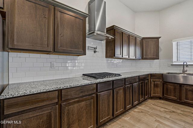 957 GULF STREAMS Avenue, El Paso, TX 79932