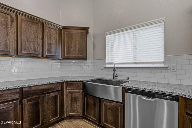 957 GULF STREAMS Avenue, El Paso, TX 79932