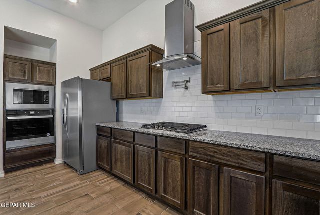 957 GULF STREAMS Avenue, El Paso, TX 79932