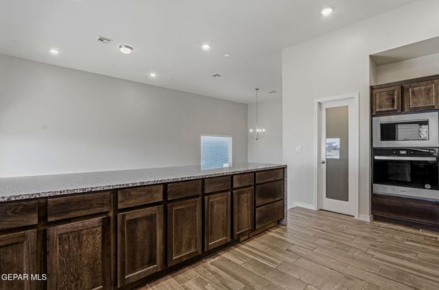 957 GULF STREAMS Avenue, El Paso, TX 79932