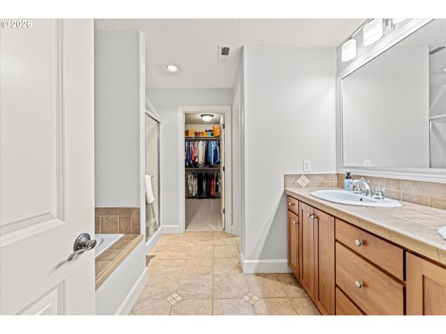 23451 Sw REDFERN Pl, Sherwood, OR 97140