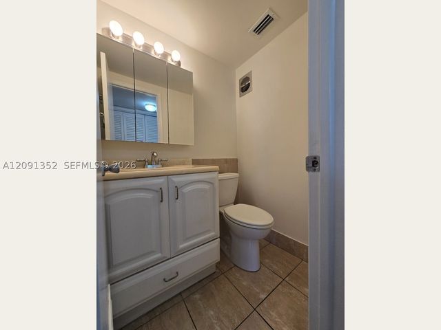 880 W Horizons W 205, Boynton Beach, FL 33435