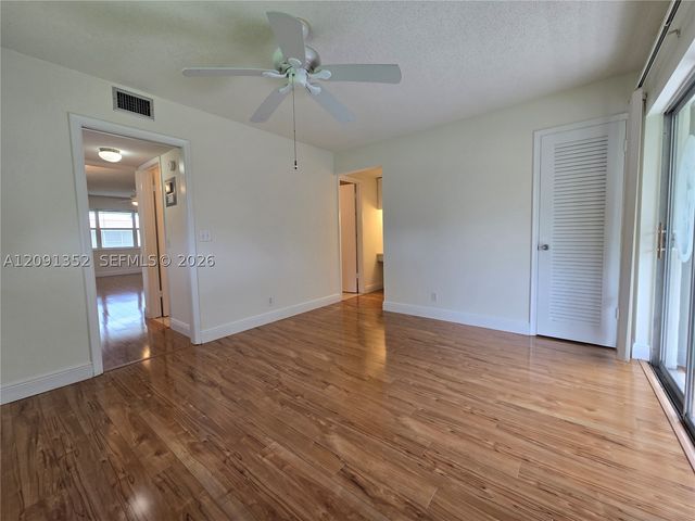 880 W Horizons W 205, Boynton Beach, FL 33435