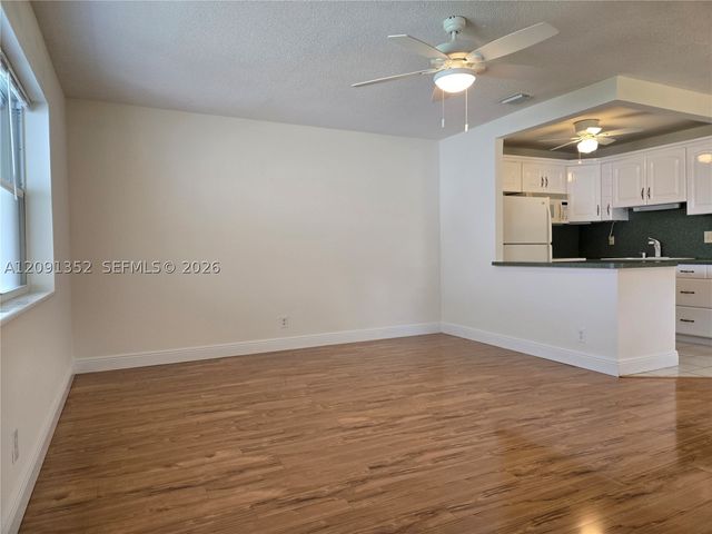 880 W Horizons W 205, Boynton Beach, FL 33435