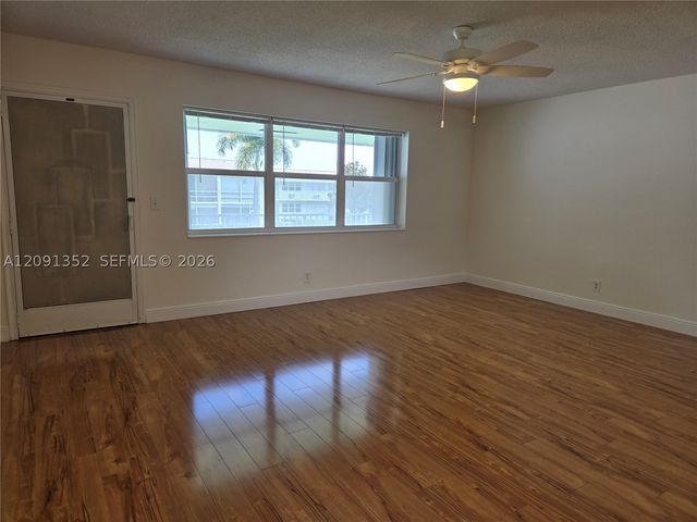880 W Horizons W 205, Boynton Beach, FL 33435