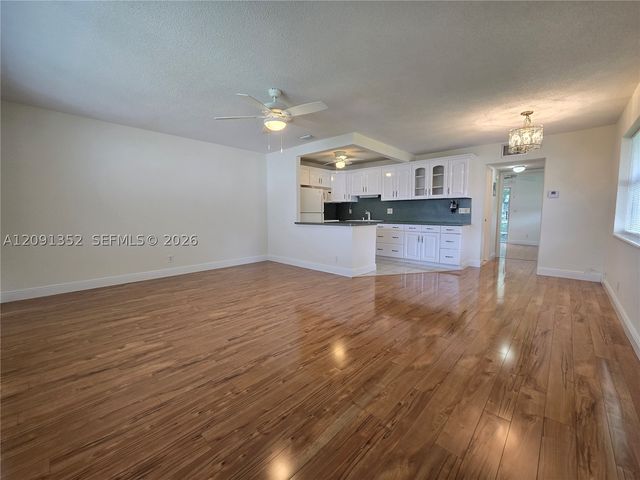 880 W Horizons W 205, Boynton Beach, FL 33435
