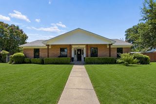 909 Sandalwood Avenue, Richardson, TX 75080