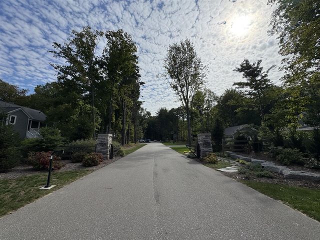 76757 Wood Crest Court, South Haven, MI 49090