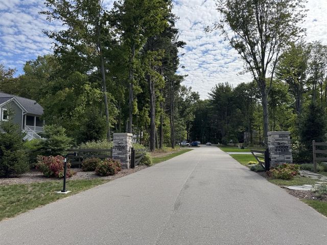 76757 Wood Crest Court, South Haven, MI 49090