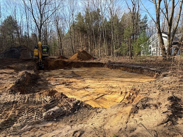 76757 Wood Crest Court, South Haven, MI 49090