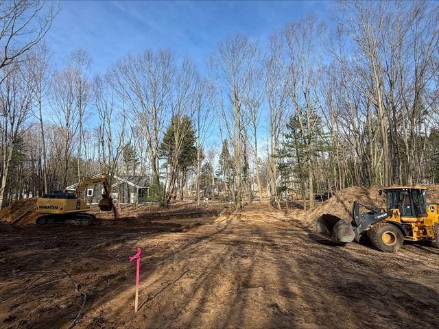 76757 Wood Crest Court, South Haven, MI 49090