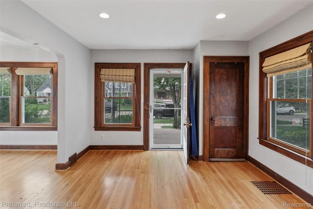 22265 Nowlin Street, Dearborn, MI 48124