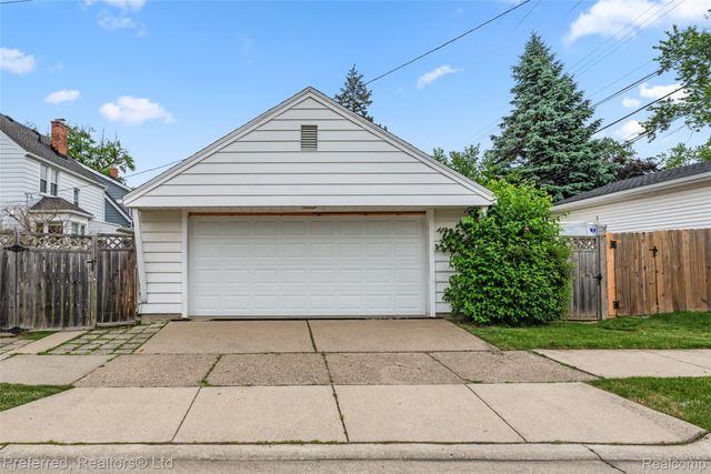 22265 Nowlin Street, Dearborn, MI 48124