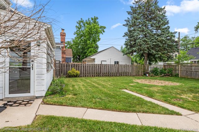 22265 Nowlin Street, Dearborn, MI 48124